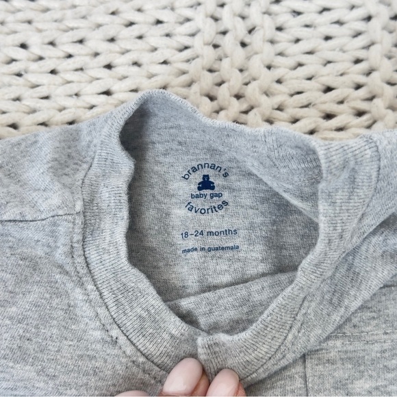Baby Gap Gray Short Sleeve Tee with Breathable Fabric and Relaxed Fit 18-24 Mos - Picture 4 of 5